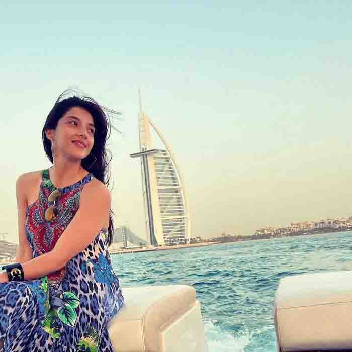 Mehreen Pirzada enjoying her vacation in Dubai