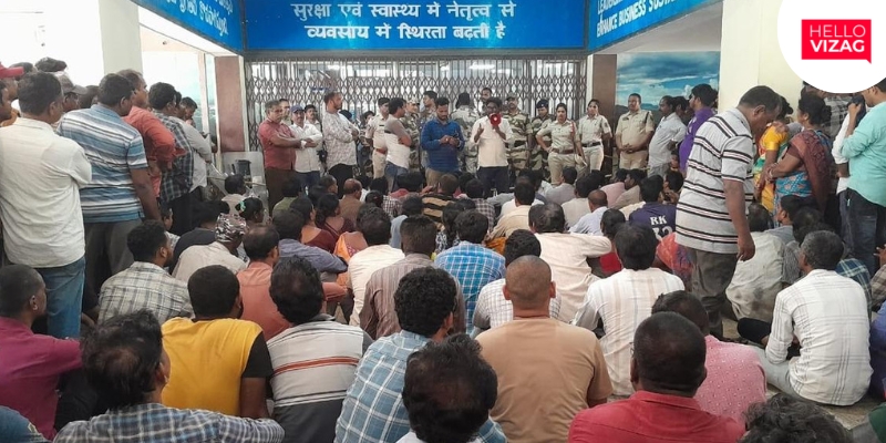 Thousands of Contract Workers Protest at Visakhapatnam Steel Plant Office